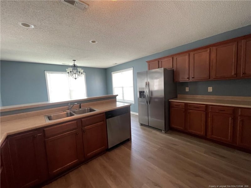 1413 Avoncroft Dr, Fayetteville, NC 28306