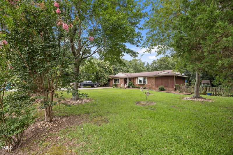 1413 Bud Hawkins Rd, Dunn, NC 28334