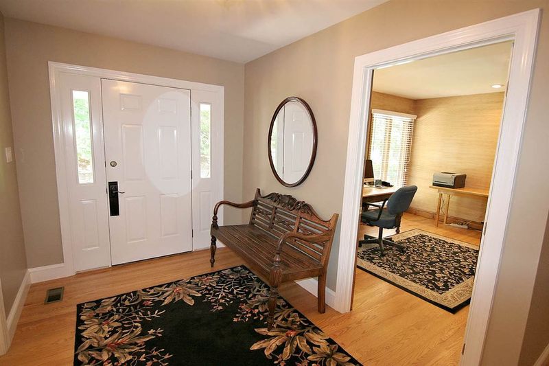 1413 Chatsworth Ln, Raleigh, NC 27614