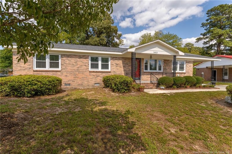 1413 Granada Dr, Fayetteville, NC 28314