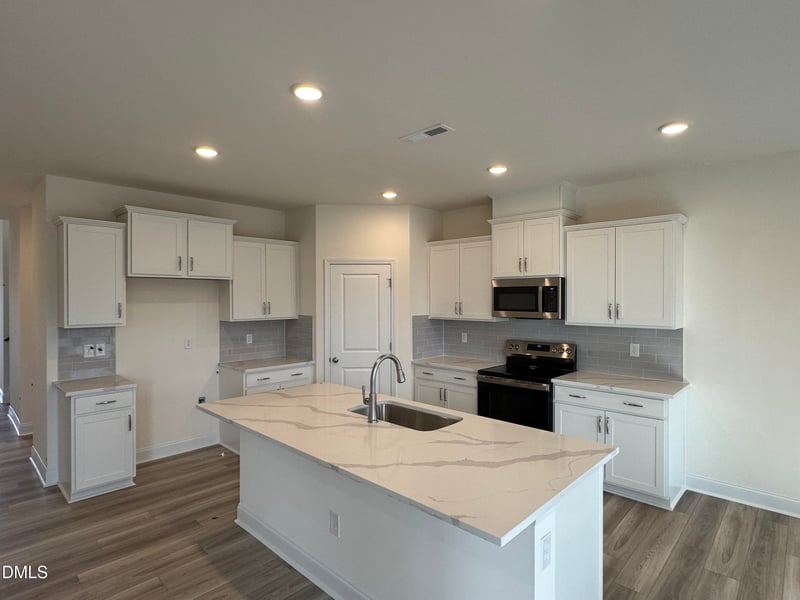 1413 Green Cypress Dr, Zebulon, NC 27597