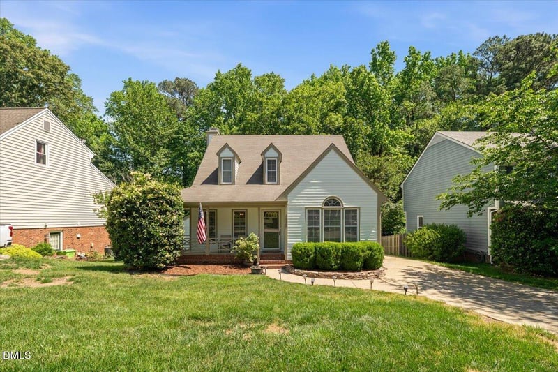 1413 Greenside Dr, Raleigh, NC 27609