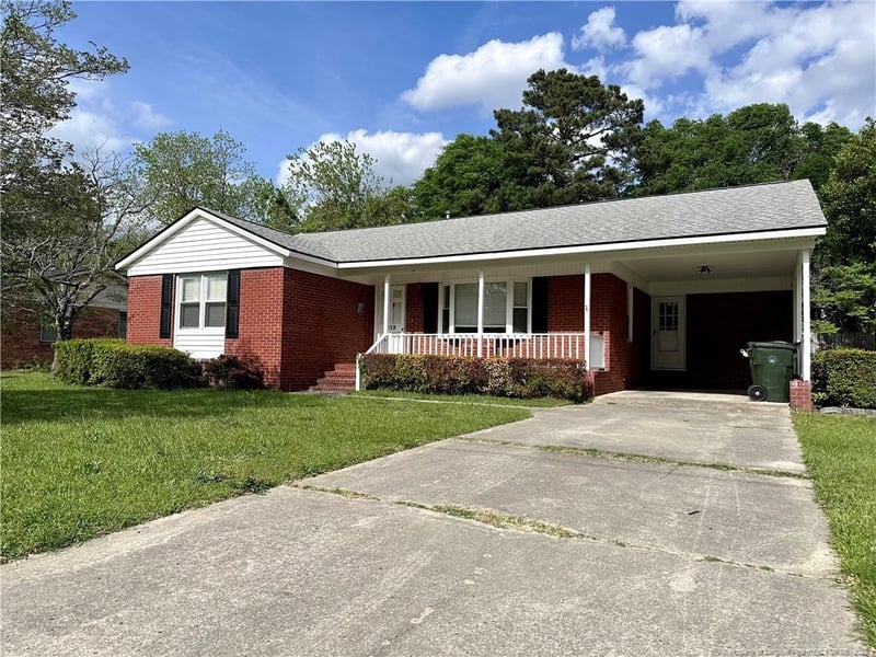 1413 Skycrest Dr, Fayetteville, NC 28348