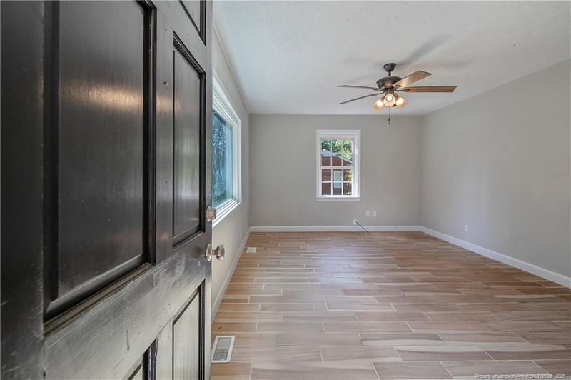 1413 Stansfield Dr, Fayetteville, NC 28303