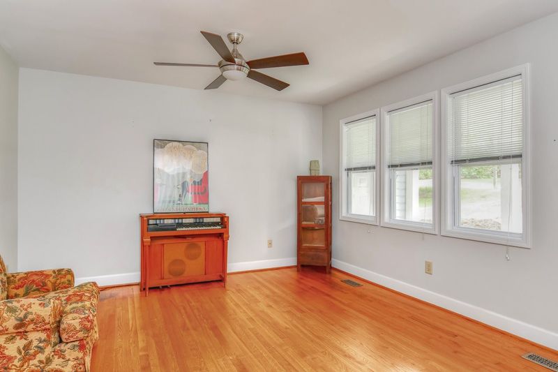 1414 Ashburton Rd, Raleigh, NC 27606