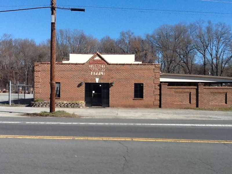 1414 S Main St, Graham, NC 27253