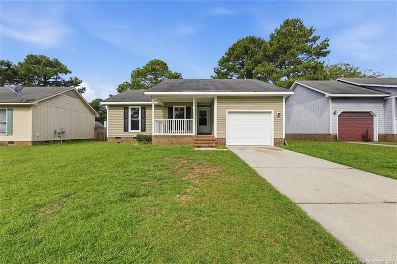 1414 Rougemart Dr, Fayetteville, NC 28304