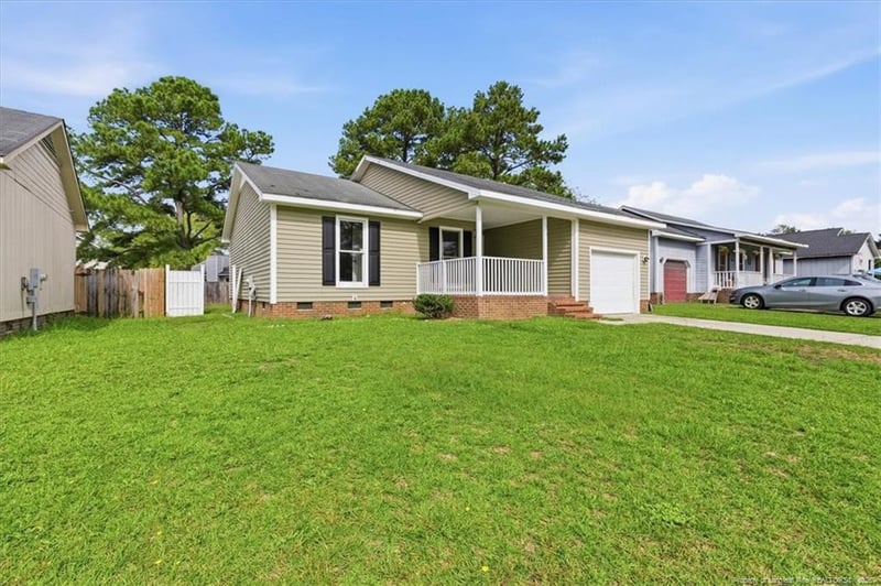 1414 Rougemart Dr, Fayetteville, NC 28304