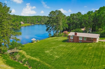 1415 Clearwater Dr, Sanford, NC 27330