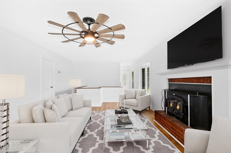 1415 Clearwater Dr, Sanford, NC 27330