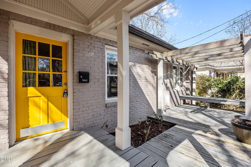 1415 Courtland Dr, Raleigh, NC 27604