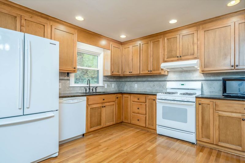 1415 Laughridge Dr, Cary, NC 27511