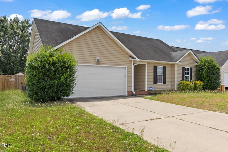 1415 Oldstead Dr, Fayetteville, NC 28306