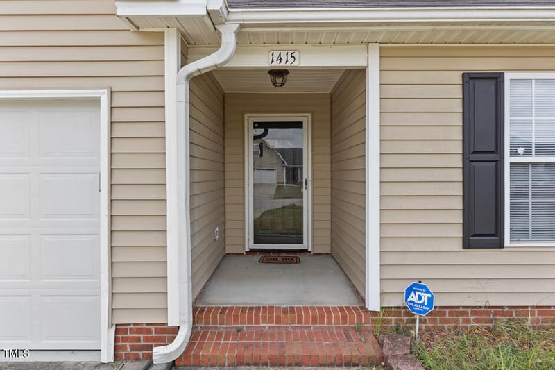 1415 Oldstead Dr, Fayetteville, NC 28306