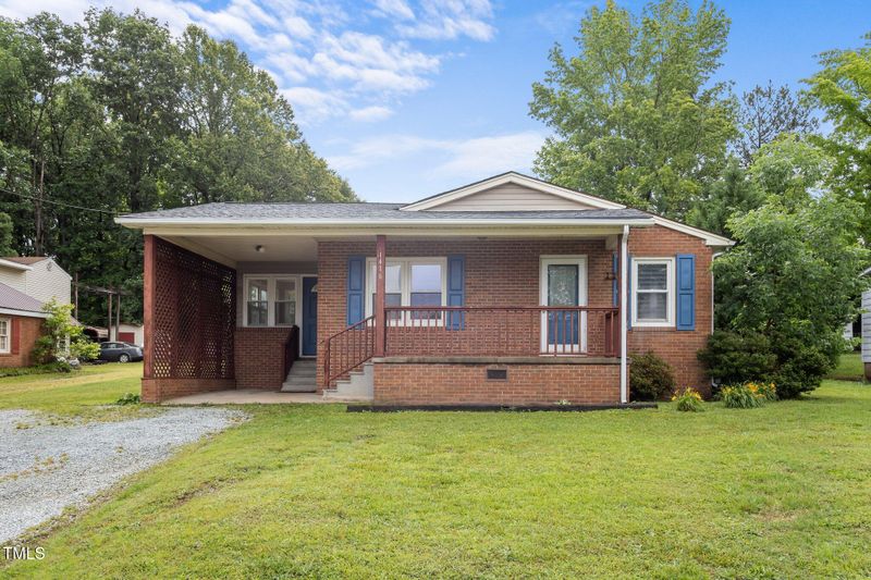 1416 Chestnut St, Roxboro, NC 27573