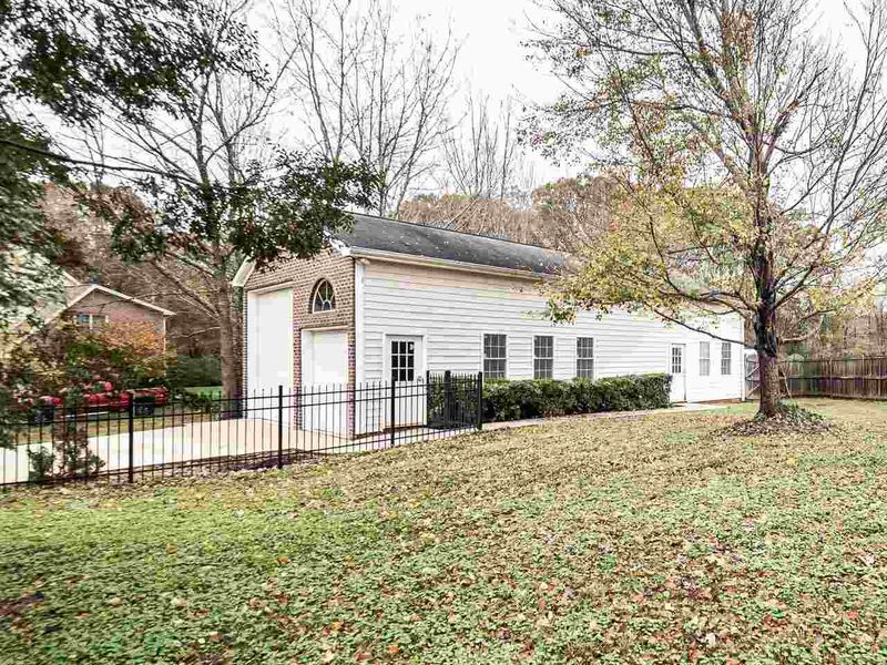 1416 Lakewind Ct, Raleigh, NC 27603