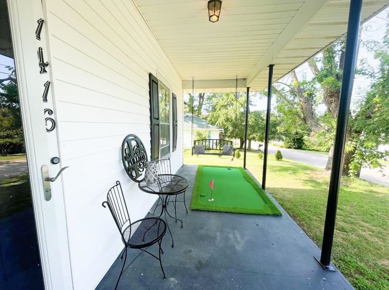 1416 Longhurst St, Roxboro, NC 27573