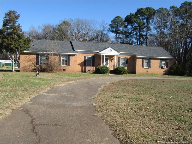 1417 Bragg St, Sanford, NC 27330