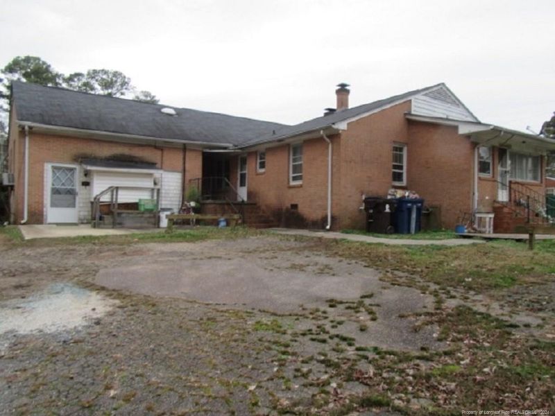 1417 Bragg St, Sanford, NC 27330