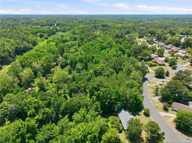 1417 Carnsmore Dr, Fayetteville, NC 28304