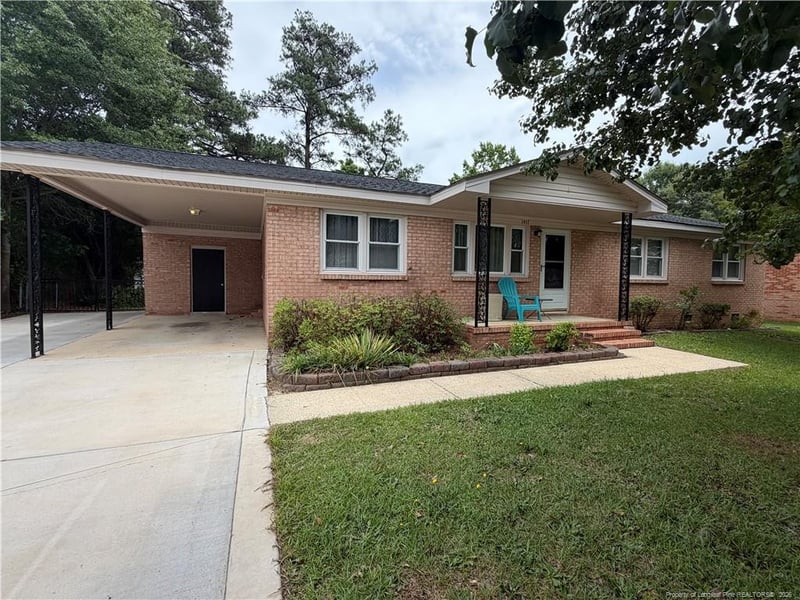 1417 Granada Dr, Fayetteville, NC 28314