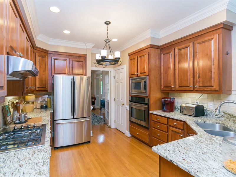 1417 Wescott Dr, Raleigh, NC 27614