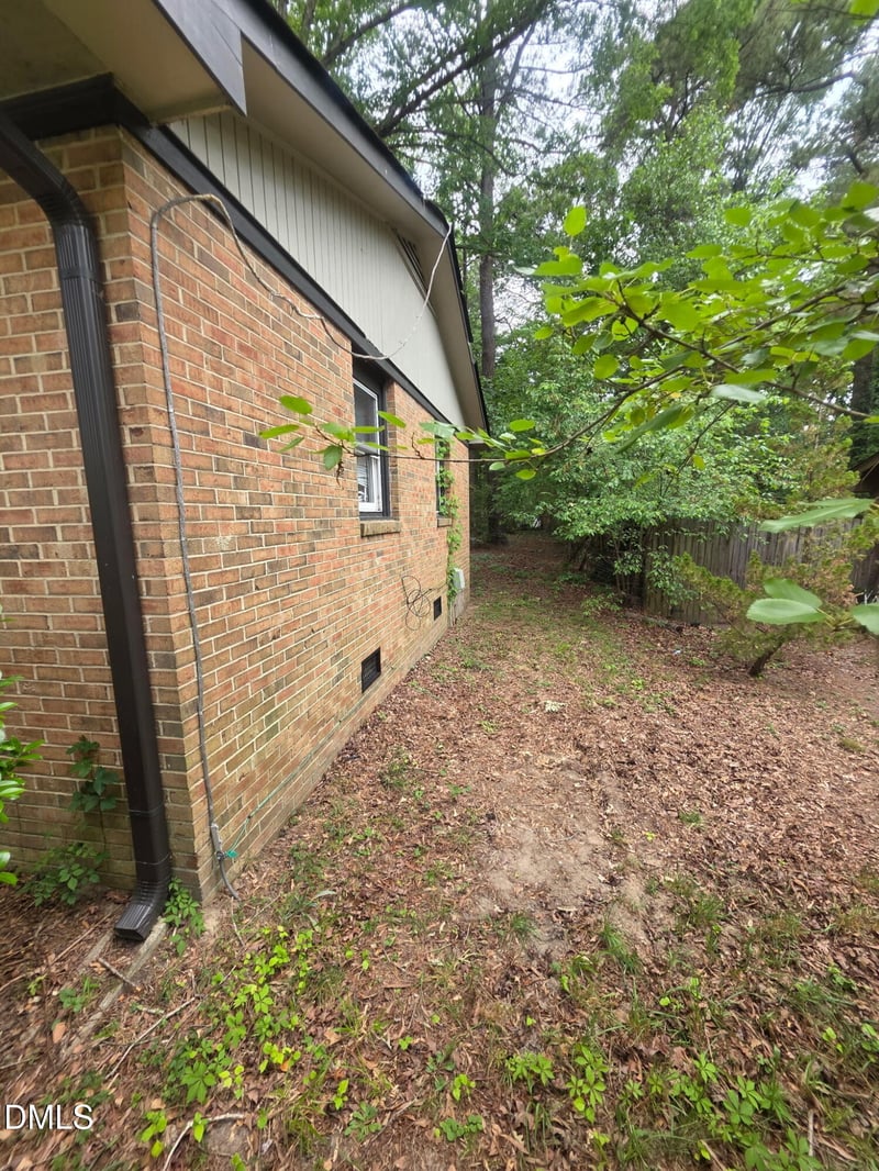 1418 Hearthside St, Durham, NC 27707