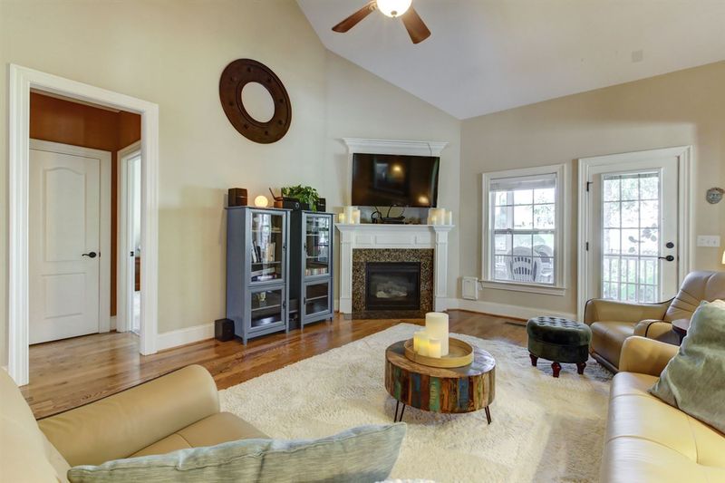 1418 Old Bramble Ln, Fuquay Varina, NC 27526