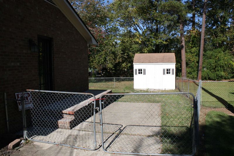 1418 Pineview Dr, Garner, NC 27529