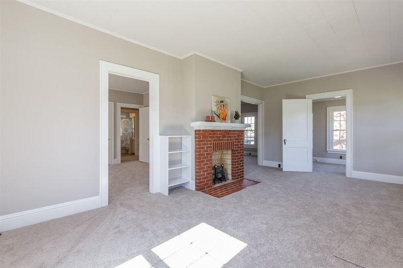 1418 W Webb Ave, Burlington, NC 27215