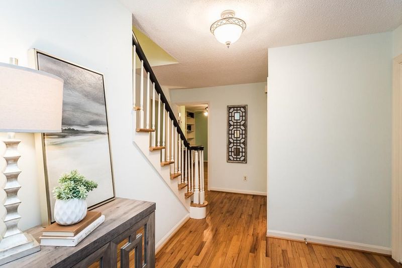 1419 Arboretum Dr, Chapel Hill, NC 27517