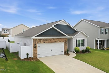 1419 Carisbrooke Dr, Mebane, NC 27302