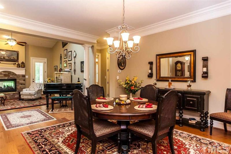 142 Arabella Ct, Cary, NC 27518