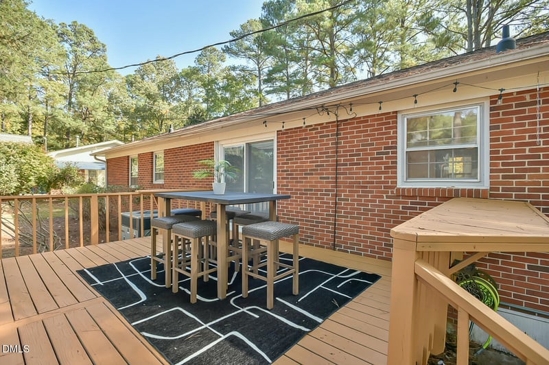 142 Celeste Cir, Chapel Hill, NC 27517