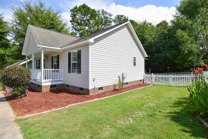 142 Creekside Dr, Four Oaks, NC 27524
