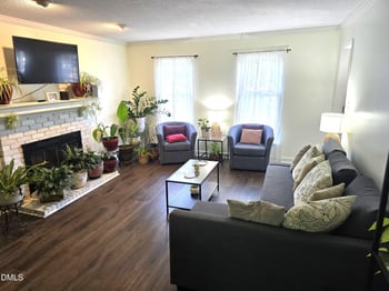 142 Edinborough Dr, Mebane, NC 27302