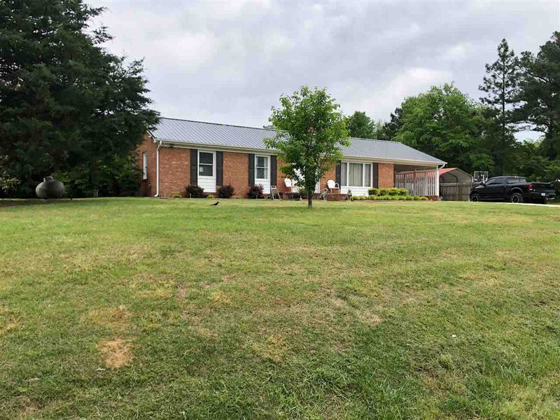 142 W Hamer St, Coats, NC 27521