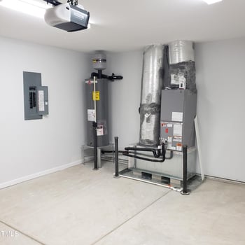 142 Marathon Ln, Fayetteville, NC 28304