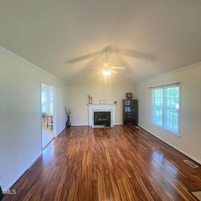 142 Mccoy Dr, Smithfield, NC 27577