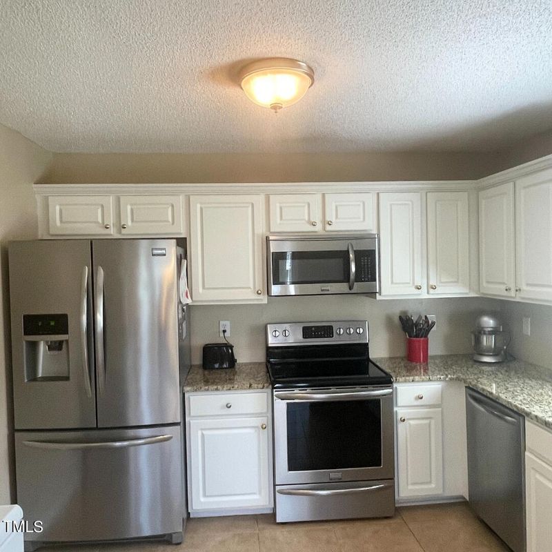 142 Mccoy Dr, Smithfield, NC 27577