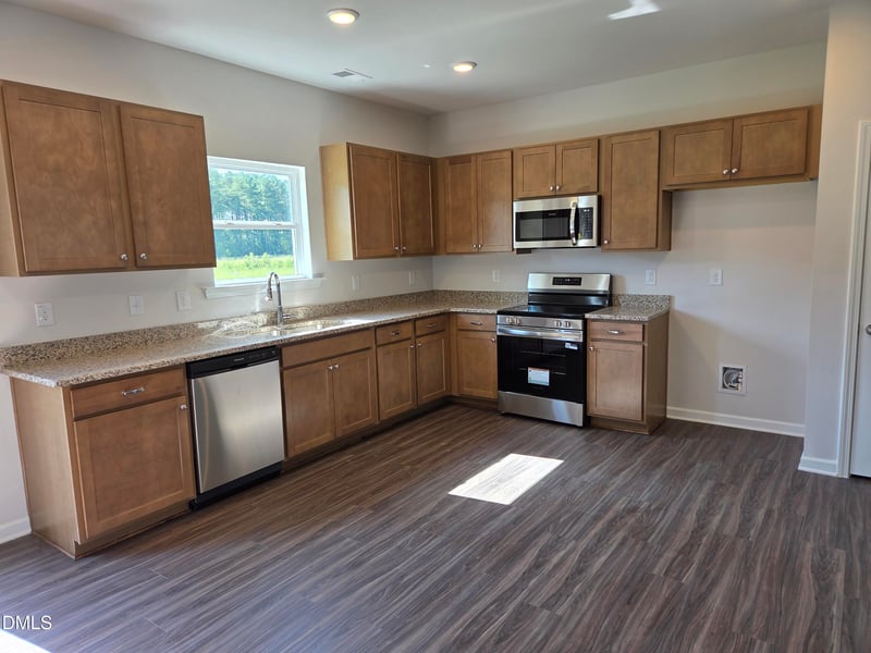 142 Oyster Tabby Dr, Lillington, NC 27546