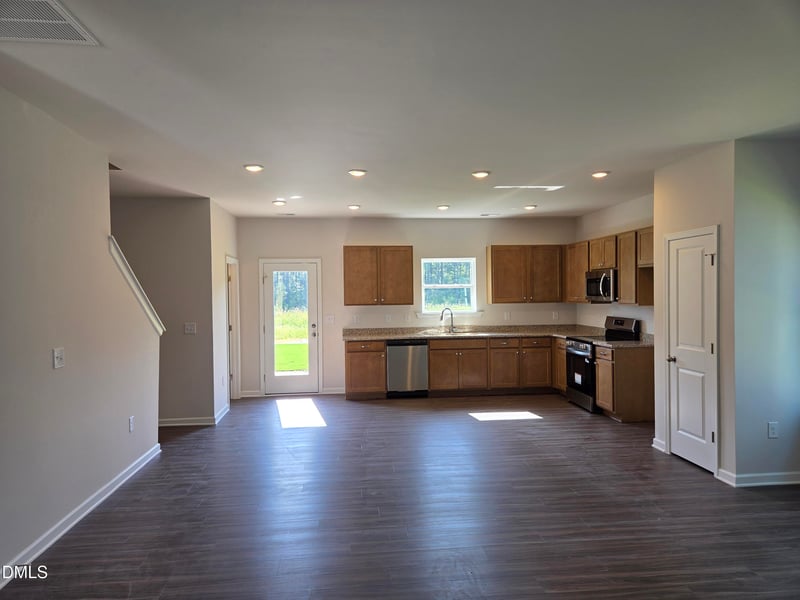 142 Oyster Tabby Dr, Lillington, NC 27546