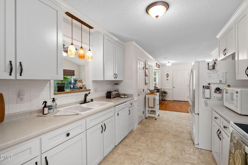 142 Palmer Dr, Clayton, NC 27527