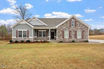 142 Planters Ln, Coats, NC 27521