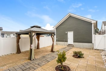 1420 Big Falls Dr, Wendell, NC 27591