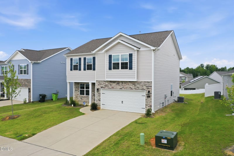 1420 Carisbrooke Dr, Mebane, NC 27302