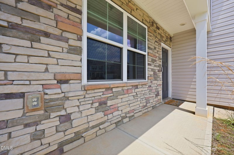 1420 Carisbrooke Dr, Mebane, NC 27302