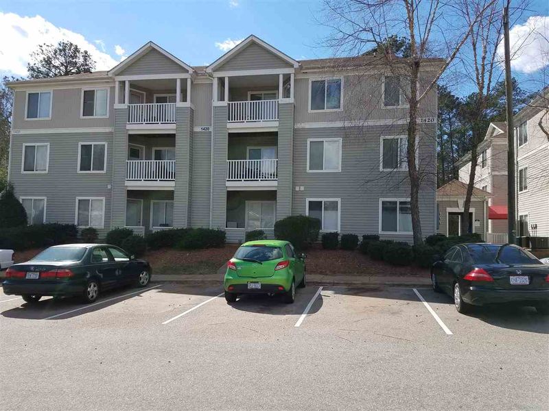 1420 Collegiate Cir #304, Raleigh, NC 27606