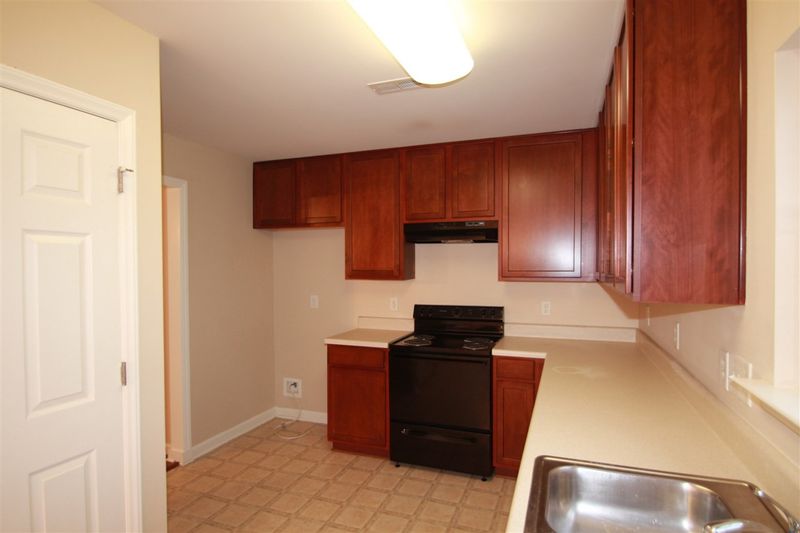 1420 Cricket Ridge Dr, Raleigh, NC 27610