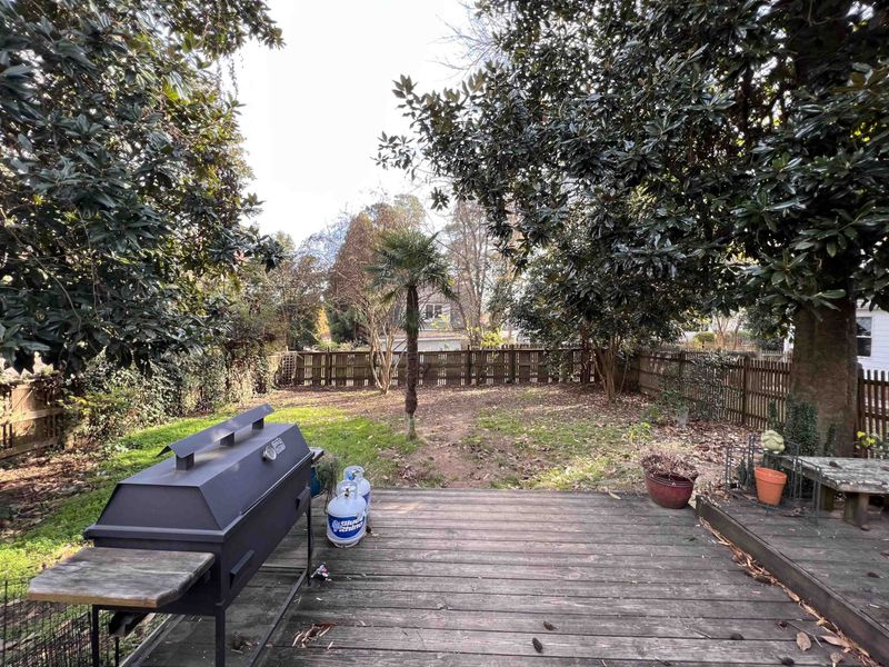 1420 Mordecai Dr, Raleigh, NC 27604